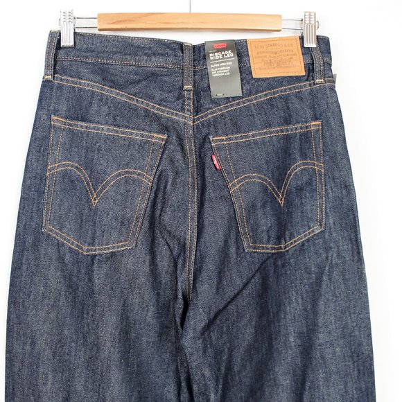 SOLD********************NWT Levi's Rib Cage  Jeans - Picture 5 of 15